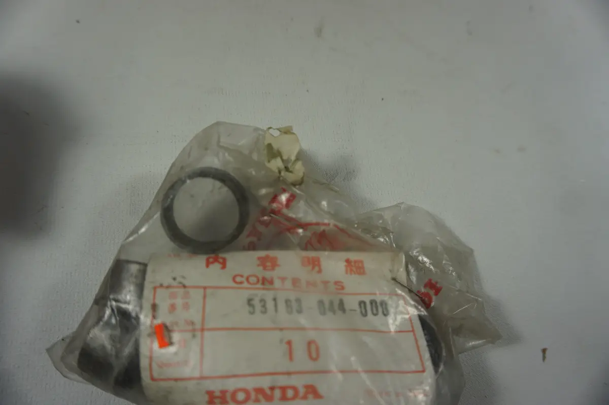 Honda 53163-044-000 Stopper 1