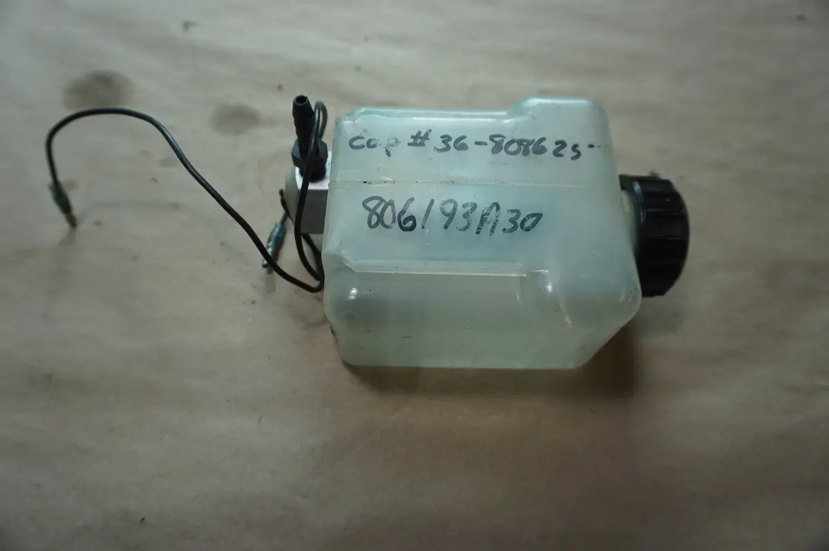 Mercury Marine Quicksilver 806193A30 Reservoir (Used Item Please Read Details Below) 1