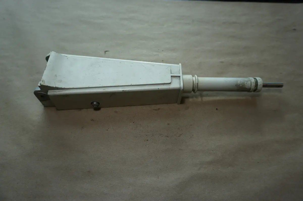 Mercury Marine Quicksilver Fa603079 Motor Leg (Used Item Please Read Details Below) 1