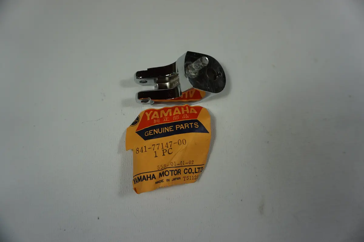 Yamaha 841-77147-00 Hinge Shroud 1