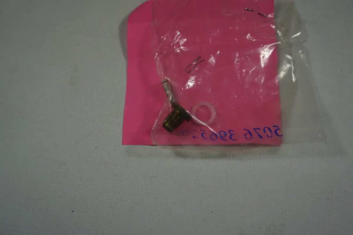 Omc 396520 Needle/Seat 1