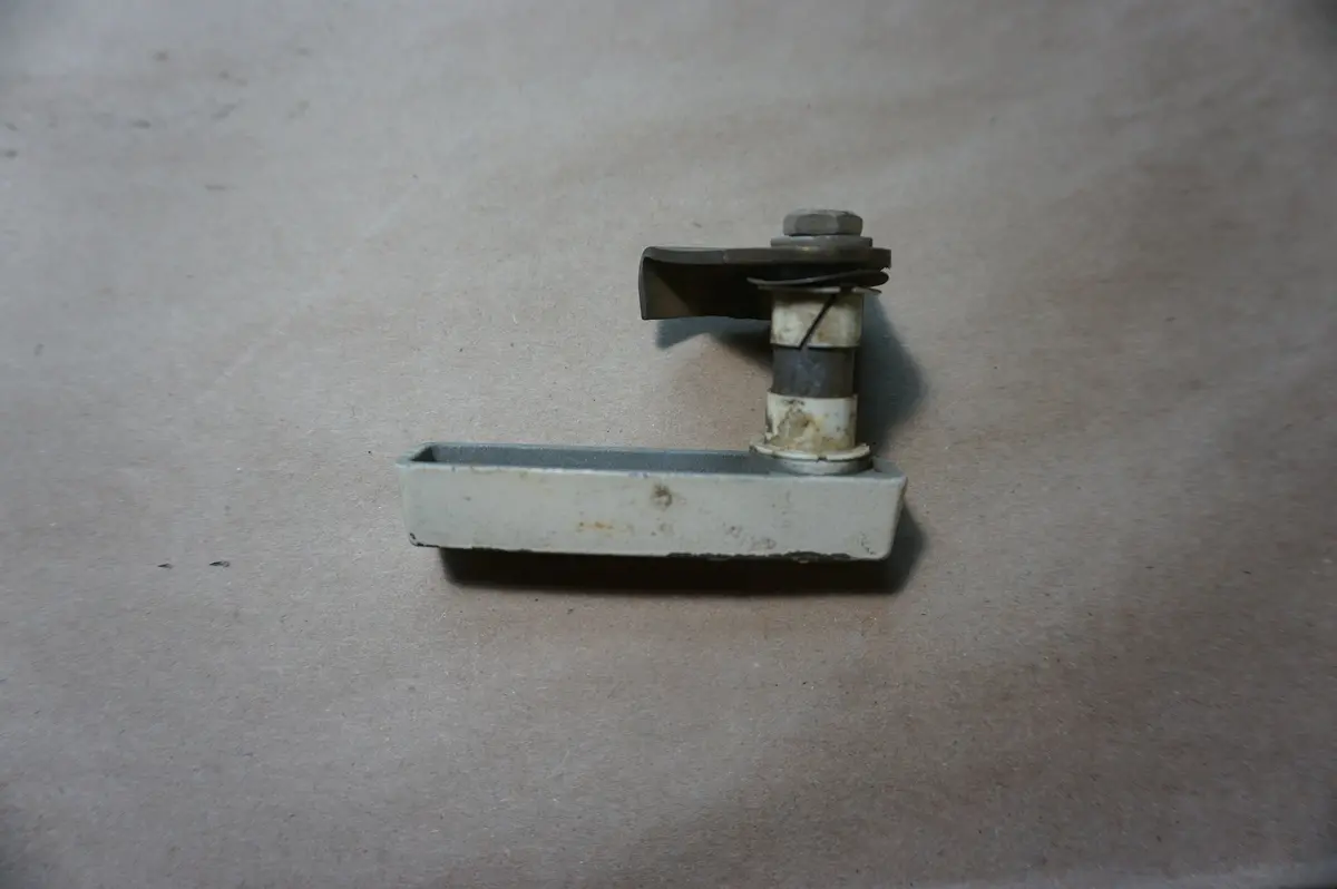 Omc 322568 Latch (Used Item Please Read Details Below) 1
