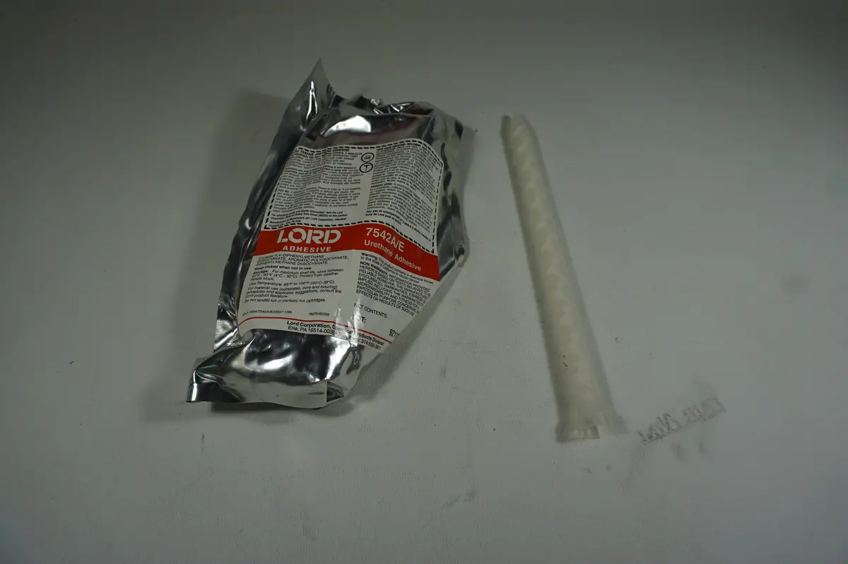 Yamaha Mwv-Gluet-Ub Glue Tube 1