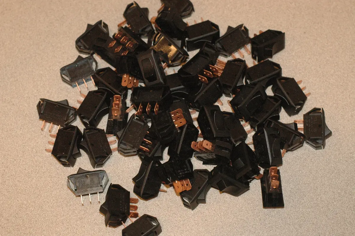 Cw Industries Grs 2012-2600 On-On Rocker Switch Spdt Sw623-Nd Bag Of 50 1