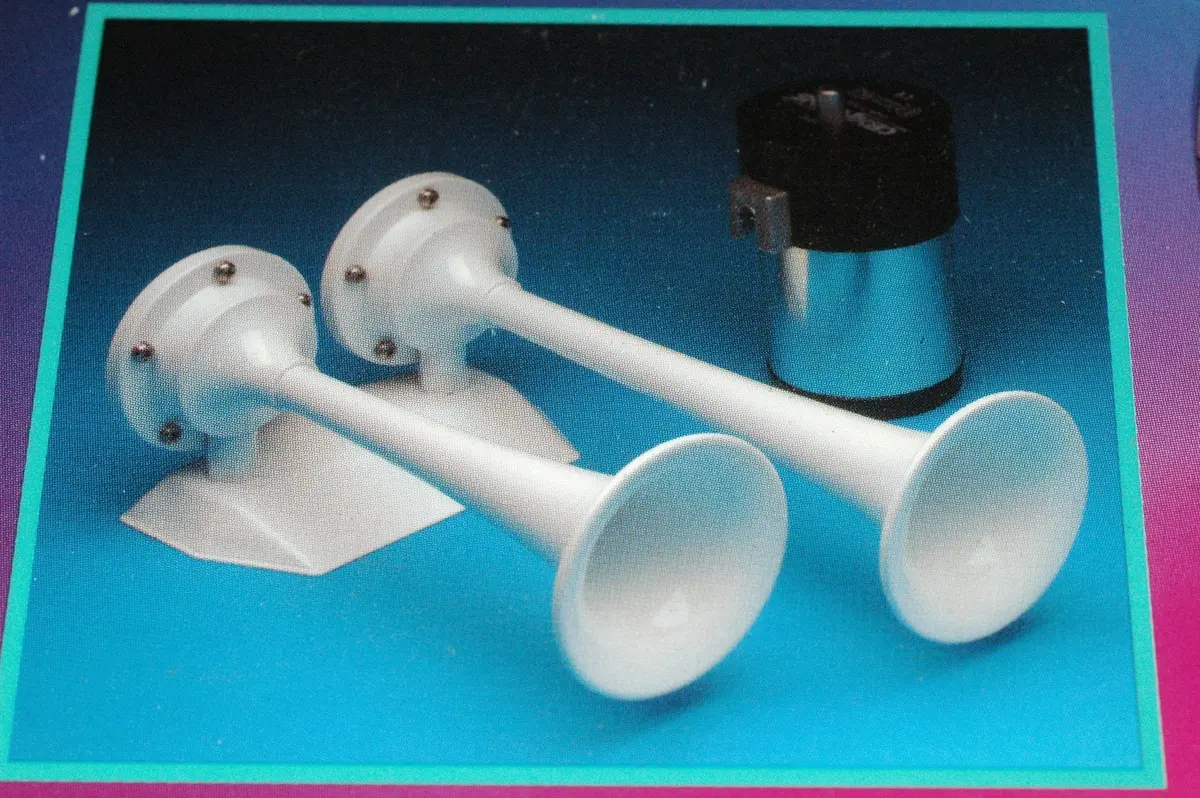 Afi 10121 Full Blast Dual Trumpet Air Horn 12Volt White 1