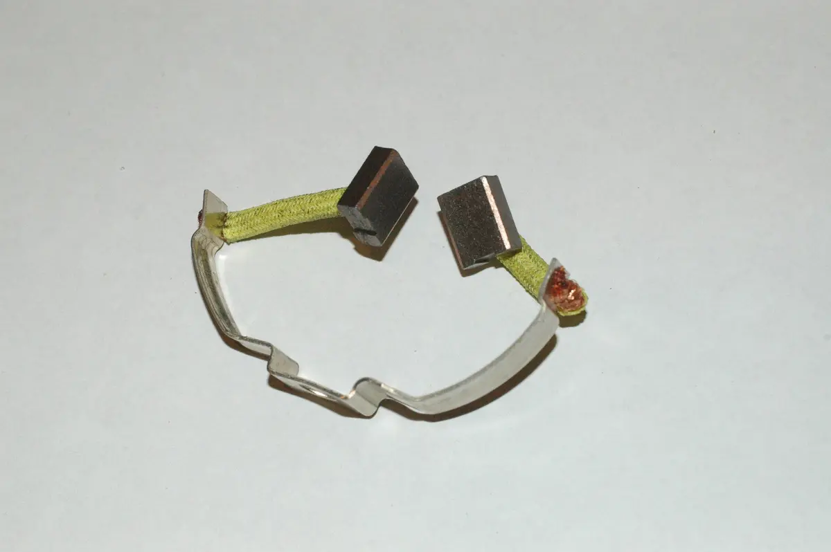 Honda 31201-Kg7-000 Motorcycle Starter Motor Terminal Brush Set 1