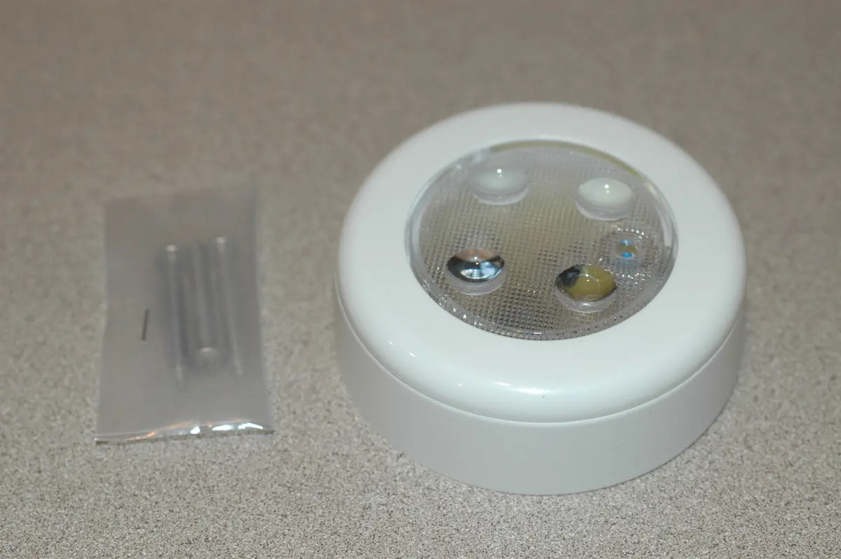00268-Wh Led 3 Inch Round Push=On Surface Mount Light White 1