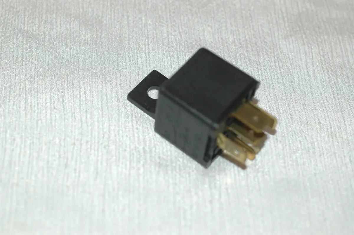 Sierra 18-5704 Power Trim Relay Volvo Penta 876037 1