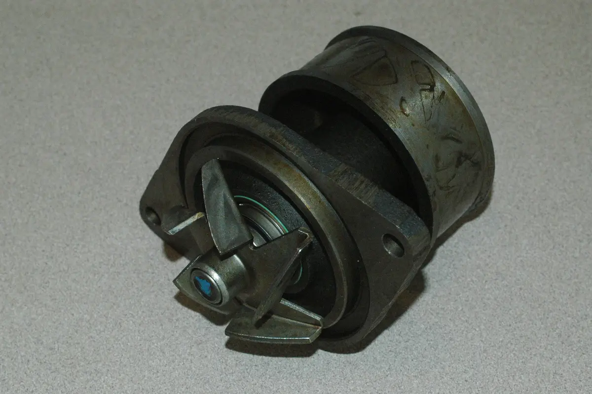 Cummins 3802004 Water Pump (Discoloration Is Just Surface Protectant) 1