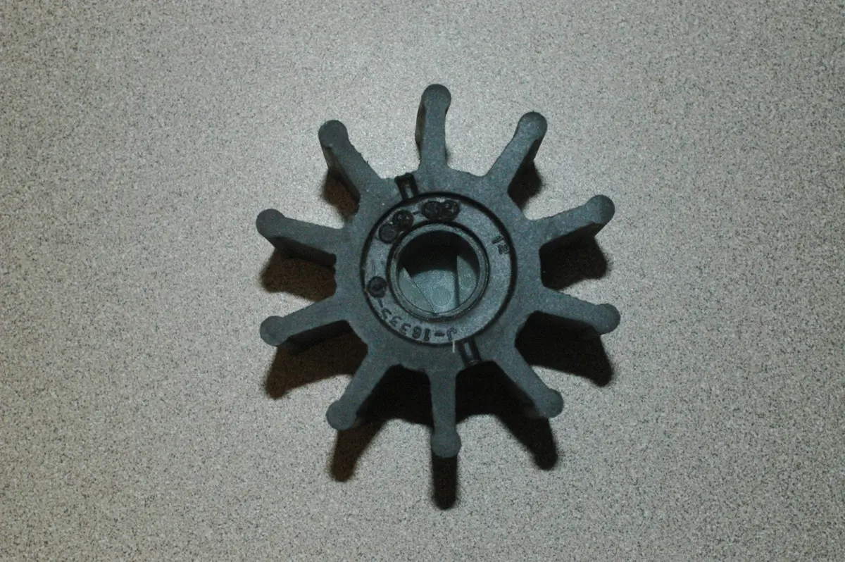 Omc Johnson Evinrude 983895 Impeller Sierra 18-3058 1
