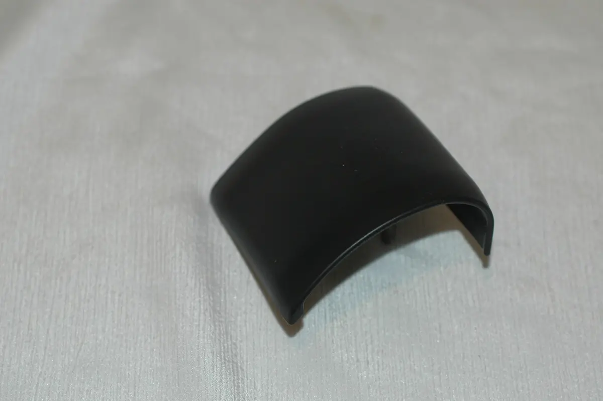 Yamaha Gu2-6252F-10 Rh Gunwale Joint Cover Right Side 1