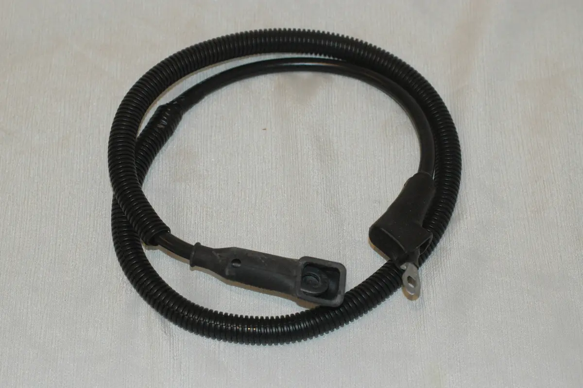 Yamaha 61L-82117-00 Wire Lead, Battery Cable 1