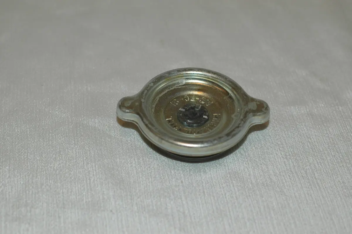 Mercury Marine Quicksilver 42764 Mercruiser Valve Cover Oil Fill Cap 1