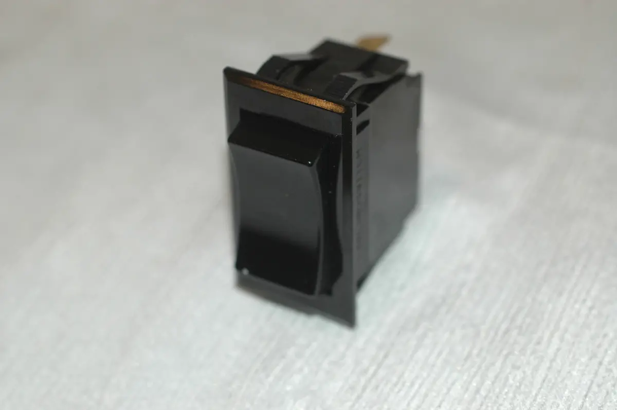 Mercury Marine Quicksilver 67-808879 On/Off/On Carling 40170 Rocker Switch 1