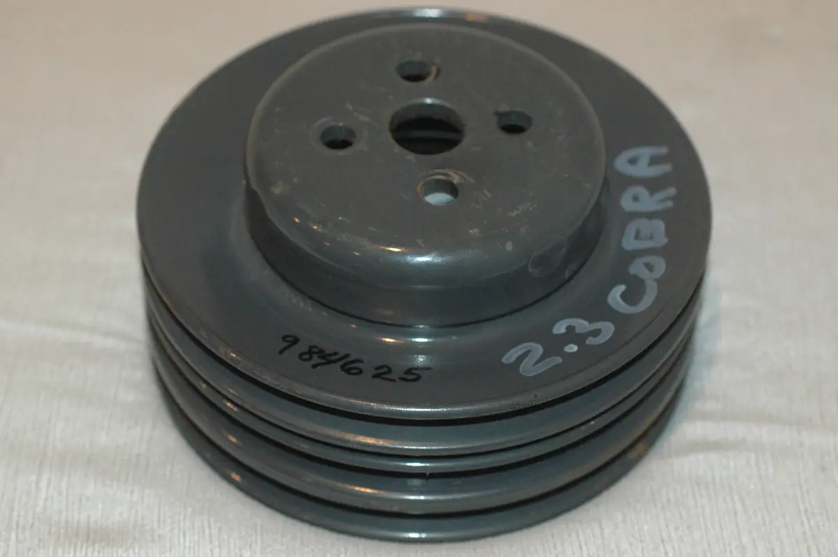 Omc Cobra 2.3L Water Pump Pulley 984625 New Take Off Part 1