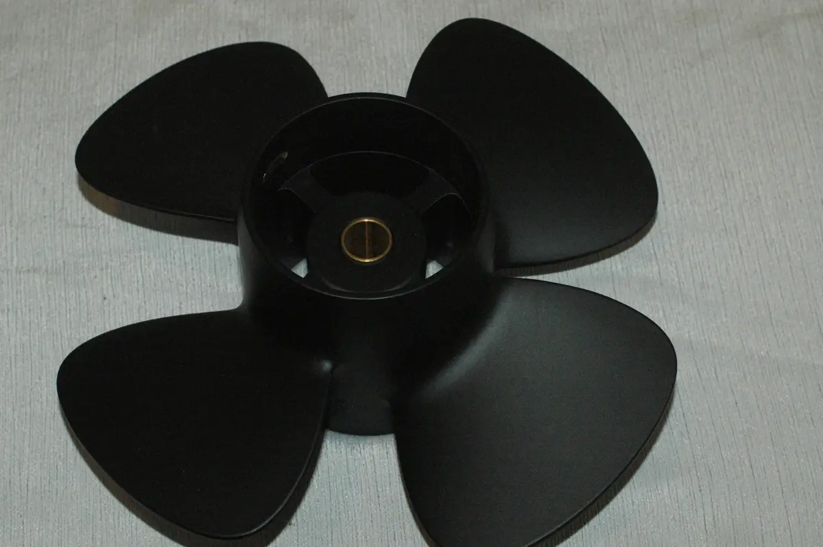 Mercury Marine Quicksilver 48-812954A10 Propeller 8.7X5p Four Blade 1