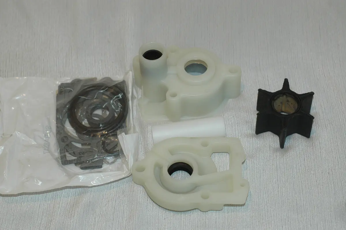 Sierra 18-3320 Water Pump Housing Impeller Kit 1