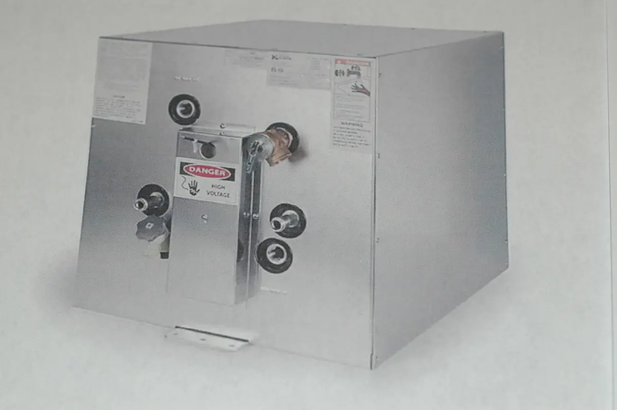Kuuma Camco 120V Front Mount 11 Gallon Water Heater #11841 1