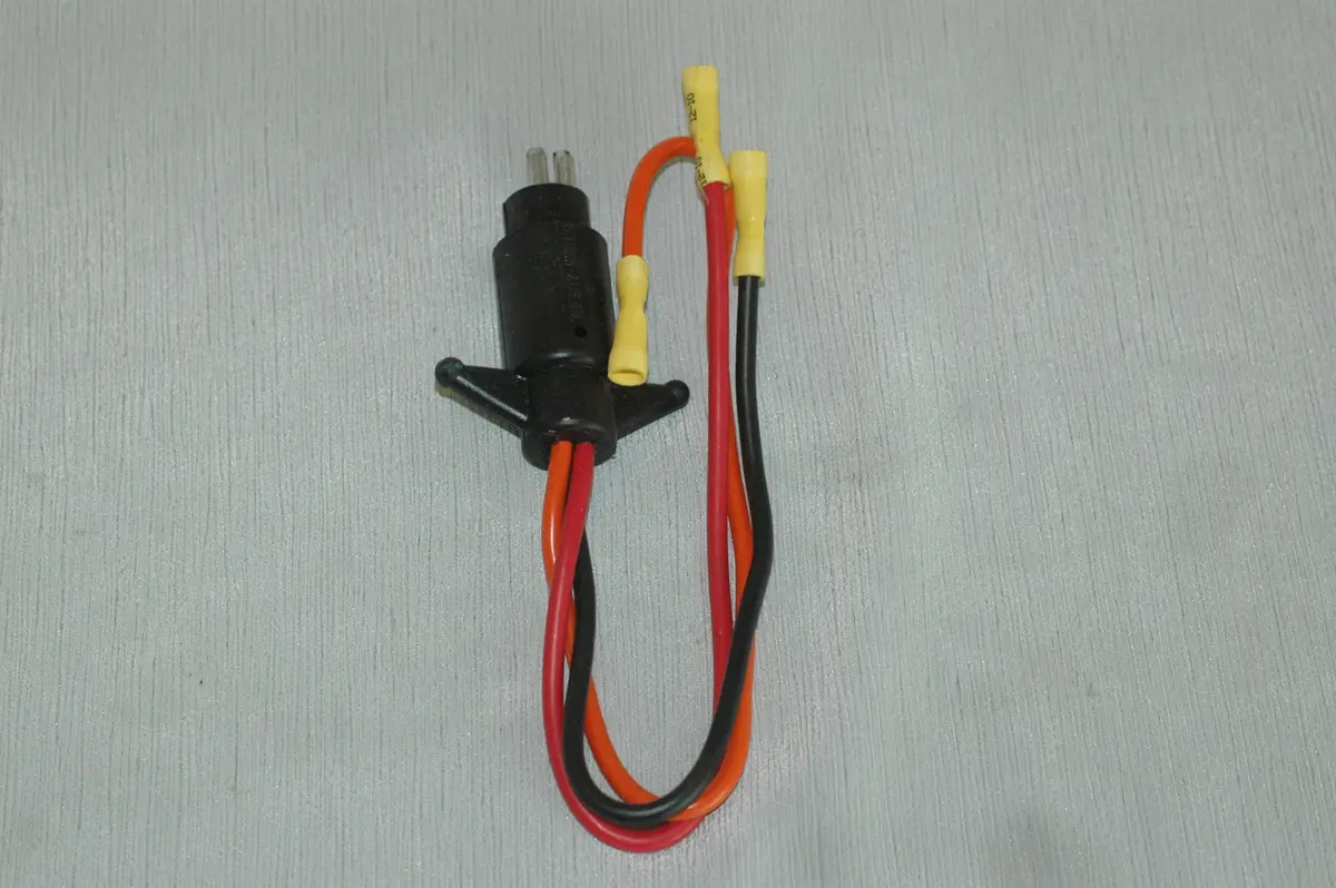 Sierra 18-1050 Male End Trolling Motor Plug 1