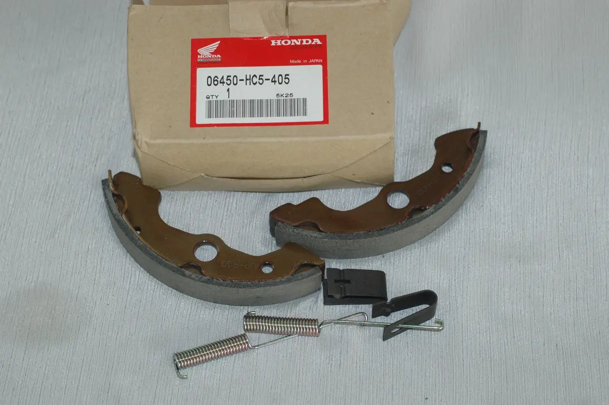 Honda 06450-Hc5-405 Brake Shoe Set 1