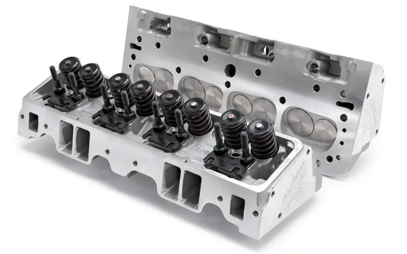 Edelbrock 5073 Chevy Sbc E-Street Cylinder Heads - 70Cc 2.02/1.60 1