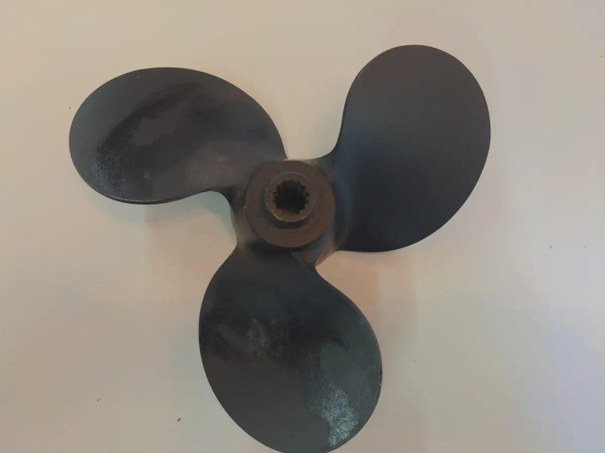 Michigan 72014 Aluminum Propeller - 10-3/8"D X 10"P Rh Rotation 3-Blade Non-Thru Exhaust 1
